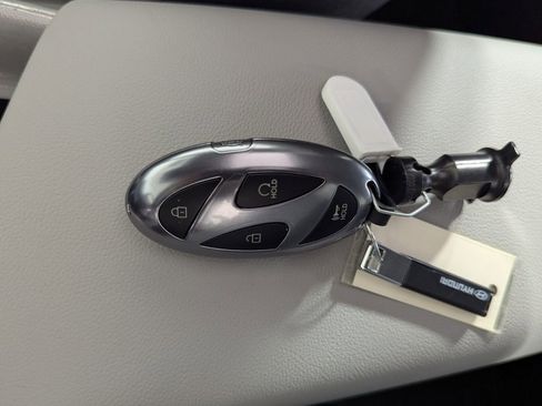 New 2026 Hyundai Elantra Limited FWD image 26