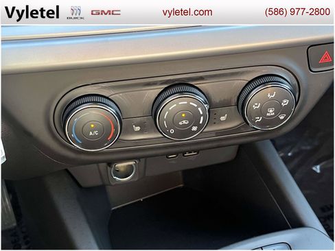Certified 2024 Chevrolet Trax RS w/ Driver Confidence Package image 25