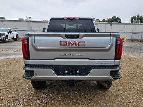 New 2026 GMC Sierra 3500 Denali w/ Denali Reserve Package image 5