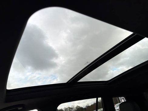 Used 2025 Cadillac XT6 Premium Luxury image 22