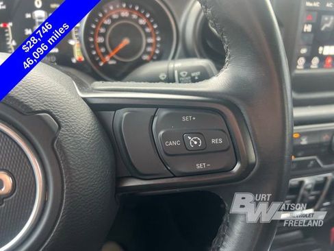 Used 2022 Jeep Gladiator Willys image 13