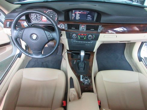 Used 2011 BMW 328i Wagon RWD image 19