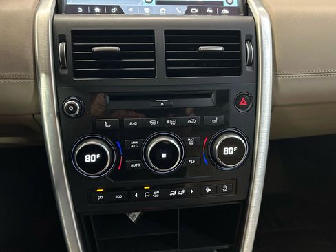 Used 2017 Land Rover Discovery Sport HSE image 6