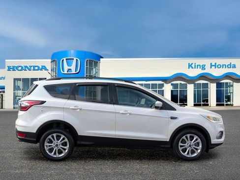 Used 2017 Ford Escape SE w/ SE Leather Comfort Package image 7