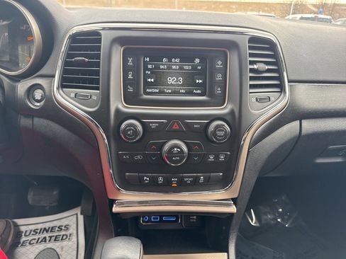 Used 2016 Jeep Grand Cherokee Laredo w/ Quick Order Package 23E image 3