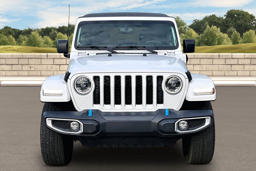 Used 2023 Jeep Wrangler Unlimited Sahara AWD/4WD image 3
