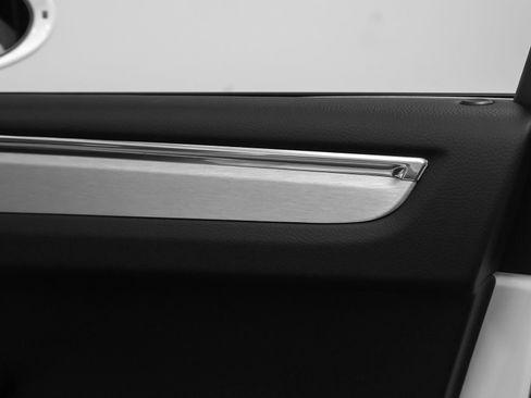 Certified 2026 Porsche Macan image 26