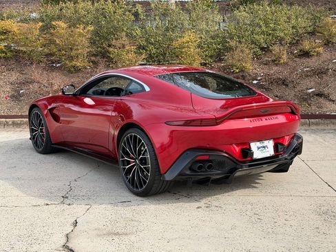 Used 2023 Aston Martin V8 Vantage Coupe image 2