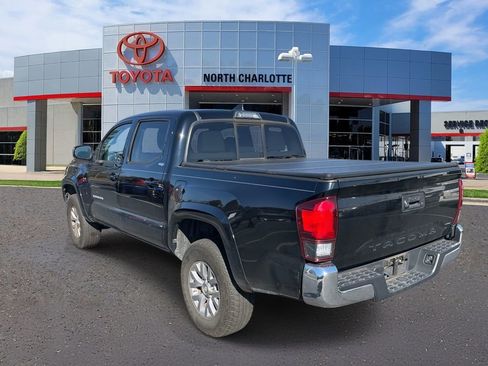 Used 2018 Toyota Tacoma SR5 w/ SR5 Appearance Package (SM) image 7
