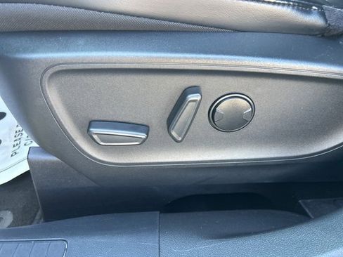 Used 2025 Ford Escape ST-Line image 16