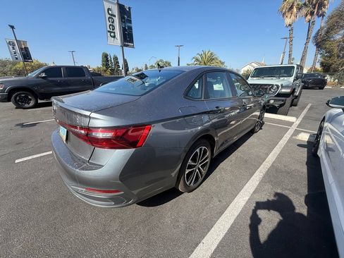 Used 2025 Volkswagen Jetta Sport FWD image 2