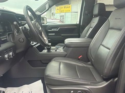 Used 2024 GMC Sierra 1500 Denali w/ Technology Package AWD/4WD image 12