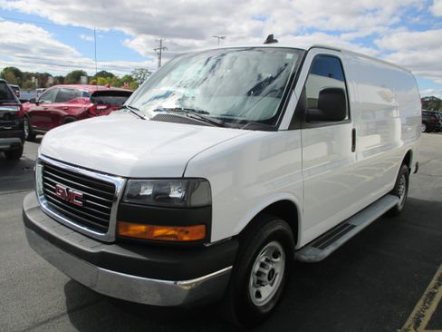 Used 2023 GMC Savana 2500 w/ Driver Convenience Package image 7