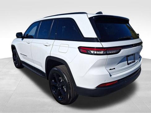 New 2025 Jeep Grand Cherokee Limited w/ Black Appearance Package AWD/4WD image 5