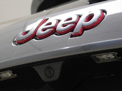 Used 2021 Jeep Grand Cherokee Trailhawk w/ Premium Lighting Group AWD/4WD image 85