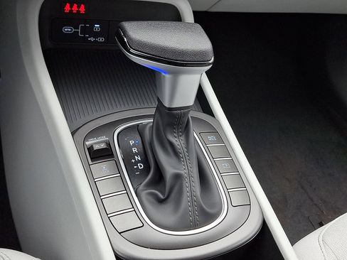 New 2026 Hyundai Kona SE image 17