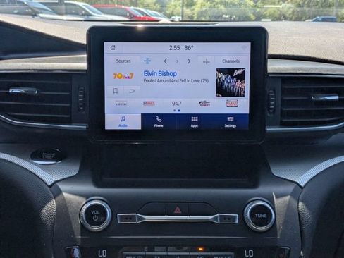 Used 2020 Ford Explorer XLT w/ Equipment Group 202A AWD/4WD image 19