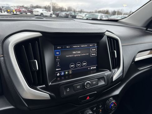 Used 2021 GMC Terrain SLE w/ Driver Convenience Package image 13