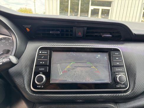 Used 2021 Nissan Kicks S image 20