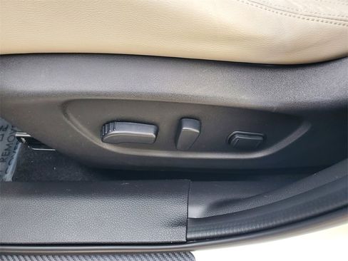 Used 2019 Nissan Rogue Sport SL w/ Premium Package image 18