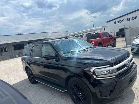 Used 2022 Ford Expedition XLT RWD image 1