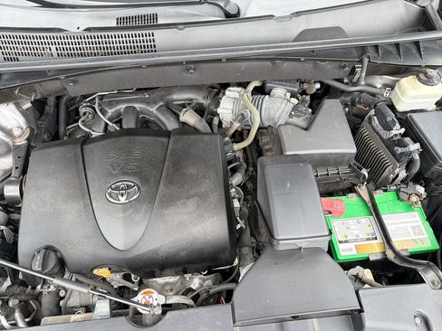Used 2018 Toyota Highlander XLE AWD/4WD image 43