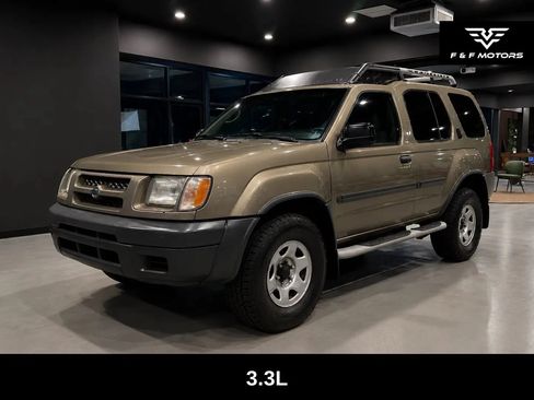 Used 2001 Nissan Xterra XE RWD image 2
