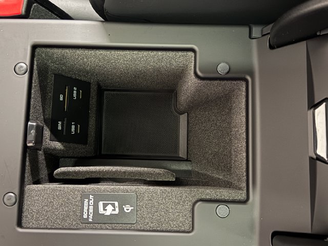 Certified 2026 Porsche Macan AWD/4WD image 21