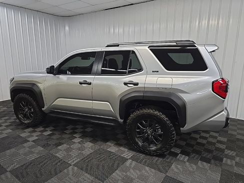 Used 2025 Toyota 4Runner SR5 AWD/4WD image 4
