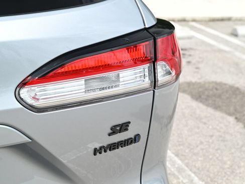 Used 2024 Toyota Corolla Cross AWD Hybrid w/ Moonroof Package image 28