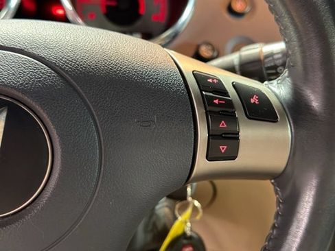 Used 2007 Pontiac Solstice Convertible w/ Premium Package RWD image 26