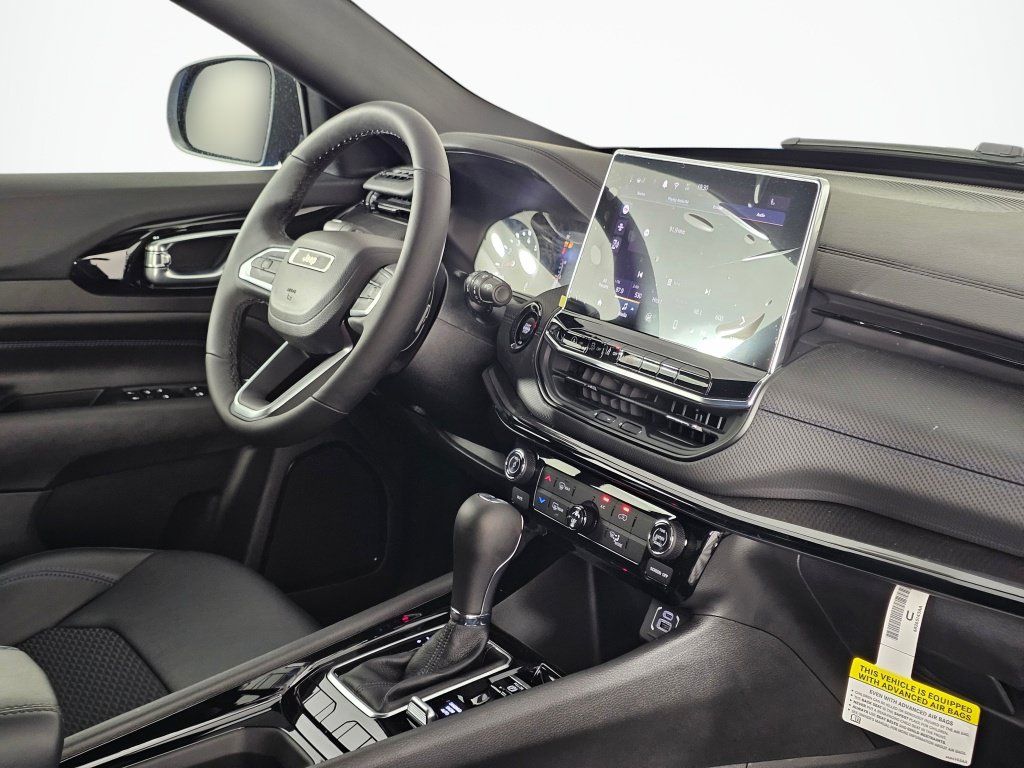 New 2026 Jeep Compass Latitude AWD/4WD image 38