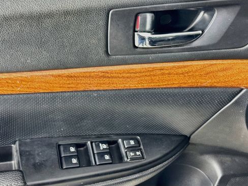 Used 2013 Subaru Outback 2.5i Limited AWD/4WD image 21