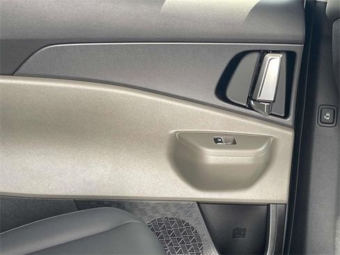 New 2026 Kia Carnival EX image 16