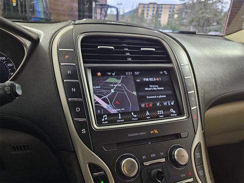 Used 2018 Lincoln MKX Reserve w/ Luxury Package image 27