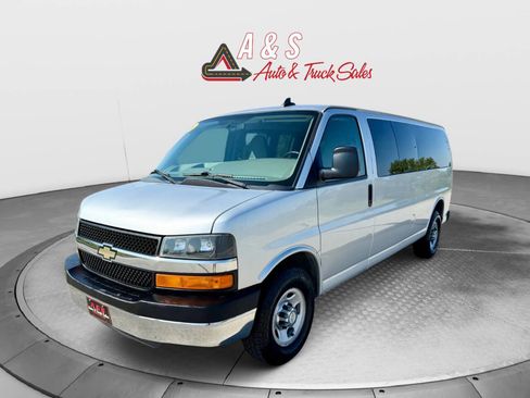 Used 2016 Chevrolet Express 3500 LT w/ LT Preferred Equipment Group image 3