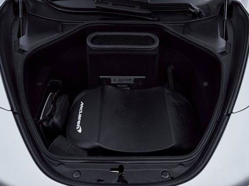 Used 2024 McLaren 750S Spider image 21