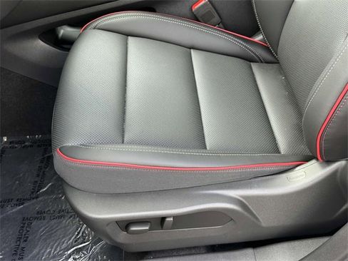 Used 2023 Buick Envision Essence w/ Technology Package I image 12