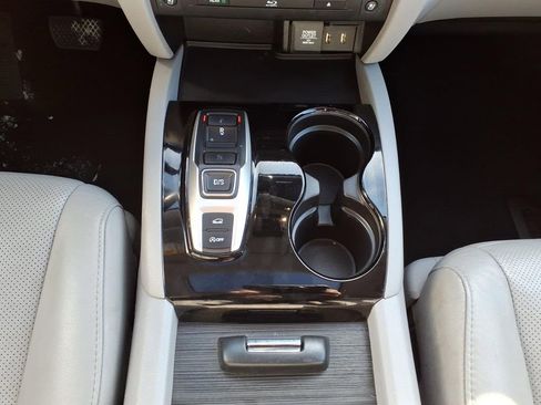 Used 2018 Honda Pilot Elite image 22