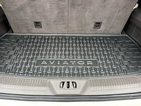 Used 2020 Lincoln Aviator Reserve w/ Equipment Group 202A image 12