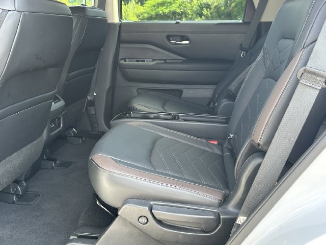 Certified 2025 Nissan Pathfinder Platinum AWD/4WD image 23