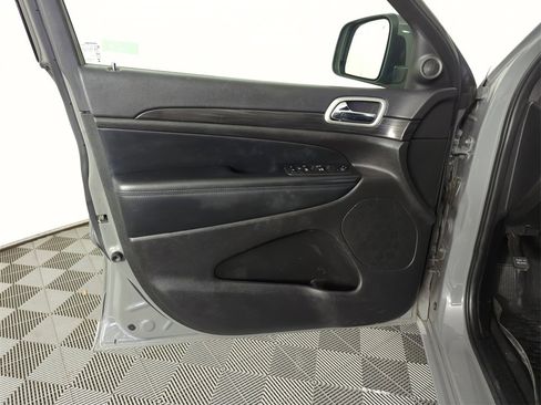 Used 2021 Jeep Grand Cherokee Laredo X image 18