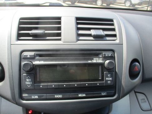 Used 2012 Toyota RAV4 4WD w/ Value Pkg image 21
