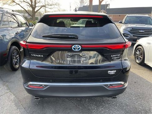 Used 2021 Toyota Venza Limited image 5