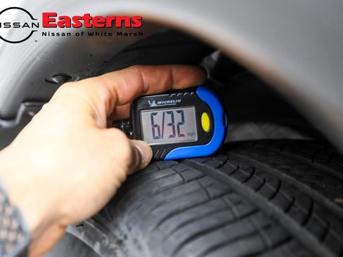 Used 2023 Nissan Rogue SL w/ SL Premium Package image 31