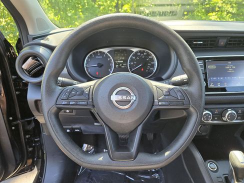 Used 2025 Nissan Kicks Play S FWD image 15