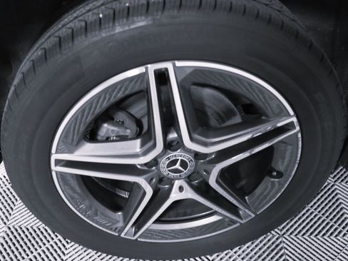 Used 2022 Mercedes-Benz GLB 250 4MATIC image 7