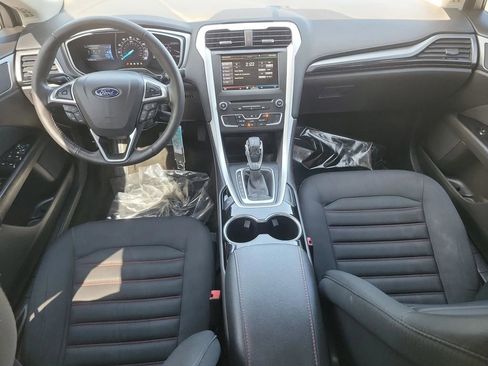 Used 2016 Ford Fusion SE image 14