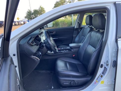 Used 2018 Toyota Avalon Touring w/ All Weather Liner Package FWD image 12