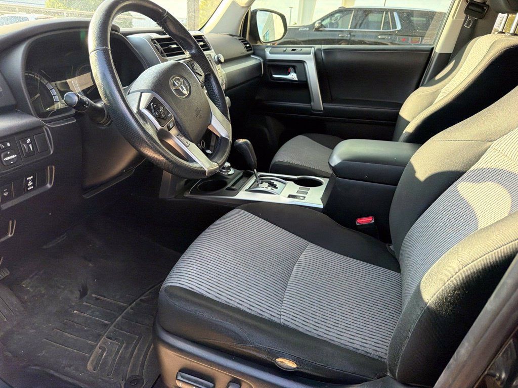 Used 2016 Toyota 4Runner SR5 AWD/4WD image 8